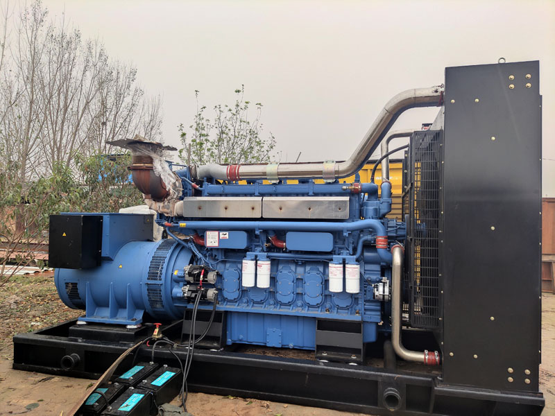 平乡柴油发电机组更换机油时，应遵循哪些步骤？